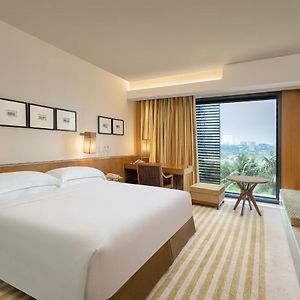 Executive club Guest room 1 Queen